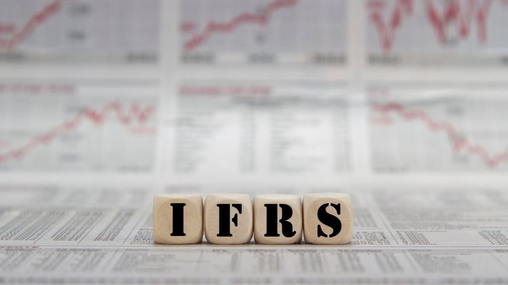 The Impact of IFRS on Credit Rating Outcomes